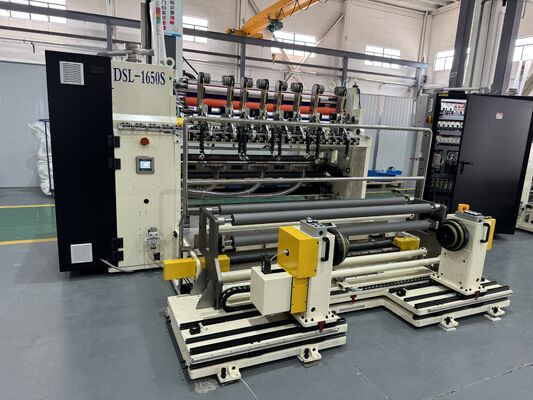 Máquina cortadora y rebobinadora para corte longitudinal del separador de batería de litio con servoaccionamiento CNC y portacuchillas de control eléctrico
